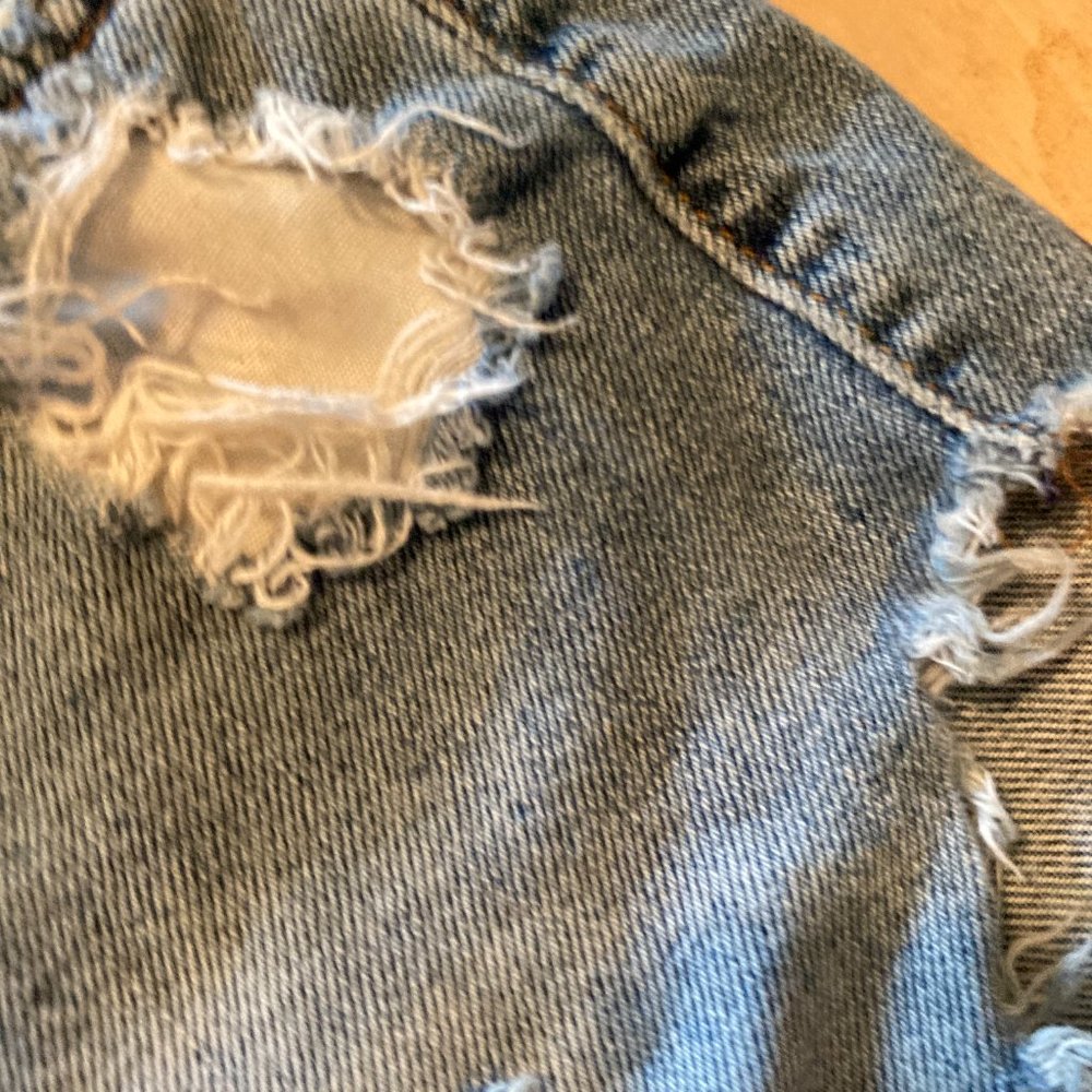 Zara Trafaluc denimwear High Waisted Distressed Painted Denim Shorts Size 24 - Picture 8 of 11